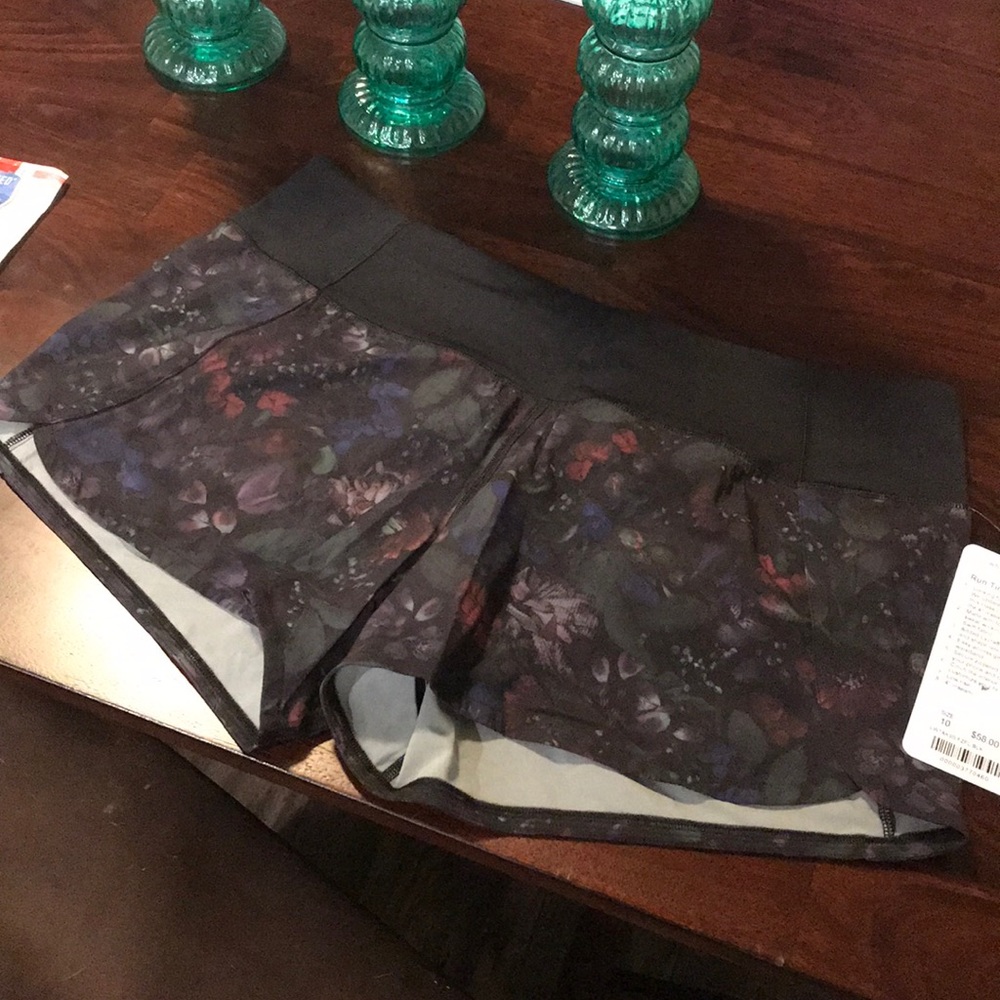 Lululemon run time short II (sz10)